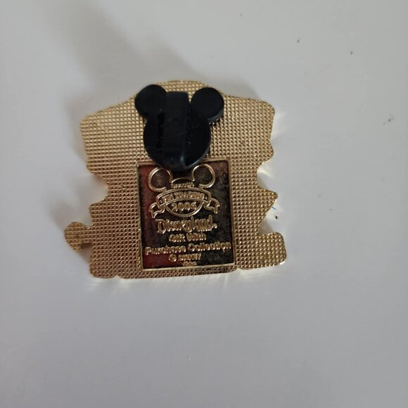 Disney Collectible/Trading Hook's Point Grill - Picture 2 of 2